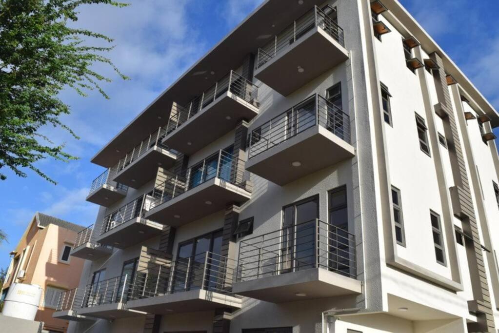 Westside Holidays Flic En Flac Beach Exterior foto